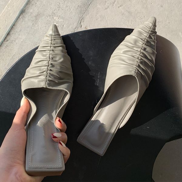 women slippers 2021 fashion pleated ladies flat slides shoes casual slip on mules female flip flops new woman elegant slippers, Black
women slippers 2021 fashion pleated ladies flat slides shoes casual slip on mules female flip flops new woman elegant slippers, Black