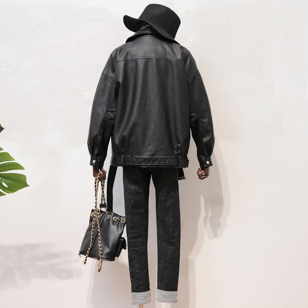 ly varey lin autumn turndown collar faux soft leather coat women streetwear loose pu motorcycle zipper jacket with belt 201120, Black
ly varey lin autumn turndown collar faux soft leather coat women streetwear loose pu motorcycle zipper jacket with belt 201120, Black