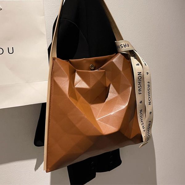 evening bags 2021 winter luxury women's folds shoulder bag pu leather designer handbag large capacity female shopping tote
evening bags 2021 winter luxury women's folds shoulder bag pu leather designer handbag large capacity female shopping tote