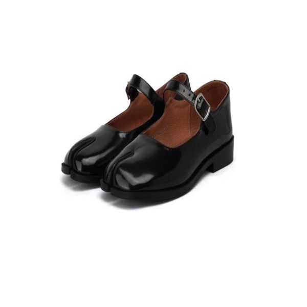 sandals 2021 fall fashion single casual leather pig's feet split toe shallow mouth flat love retro designer women's shoes, Black
sandals 2021 fall fashion single casual leather pig's feet split toe shallow mouth flat love retro designer women's shoes, Black