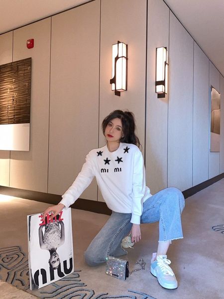 brand coats m home 2021 early autumn new letter five pointed star embroidery diamond decoration round neck long sleeve sweater women's, Black
brand coats m home 2021 early autumn new letter five pointed star embroidery diamond decoration round neck long sleeve sweater women's, Black