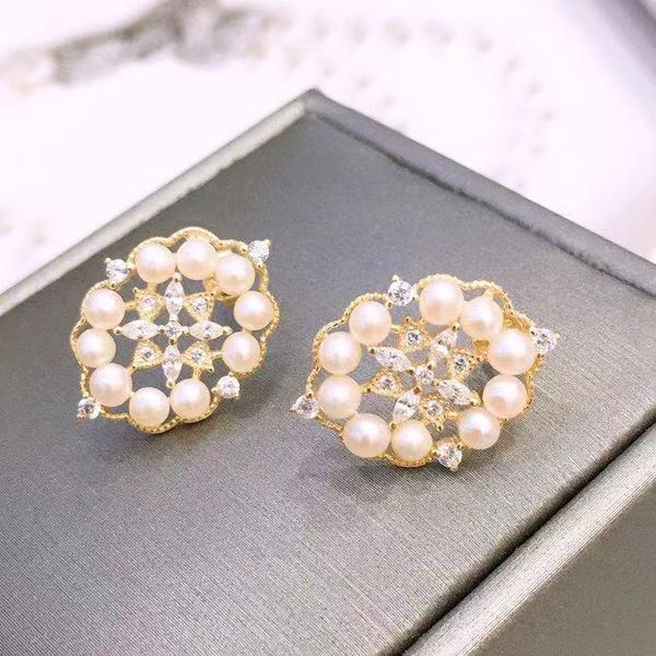 stud the earrings reveal a french elegant atmosphere each small beads are carefully selected full round 925 silver inlaid 3-4mm b, Golden;silver
stud the earrings reveal a french elegant atmosphere each small beads are carefully selected full round 925 silver inlaid 3-4mm b, Golden;silver