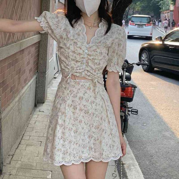 sweet two piece sets women lace jacquard v-neck floral drawstring crop high waist skirts suits summer ensemble femme, Gray
sweet two piece sets women lace jacquard v-neck floral drawstring crop high waist skirts suits summer ensemble femme, Gray