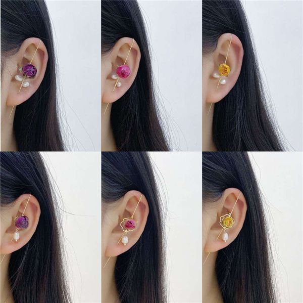handmade ~ dry flower glue dropping ear hanging immortal natural pl piercing gentle temperament diagonal earrings
handmade ~ dry flower glue dropping ear hanging immortal natural pl piercing gentle temperament diagonal earrings