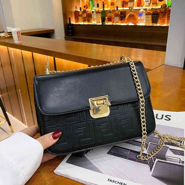 2022 factory wholesale handbag texture women's popular single shoulder bag style ins small square bag
2022 factory wholesale handbag texture women's popular single shoulder bag style ins small square bag