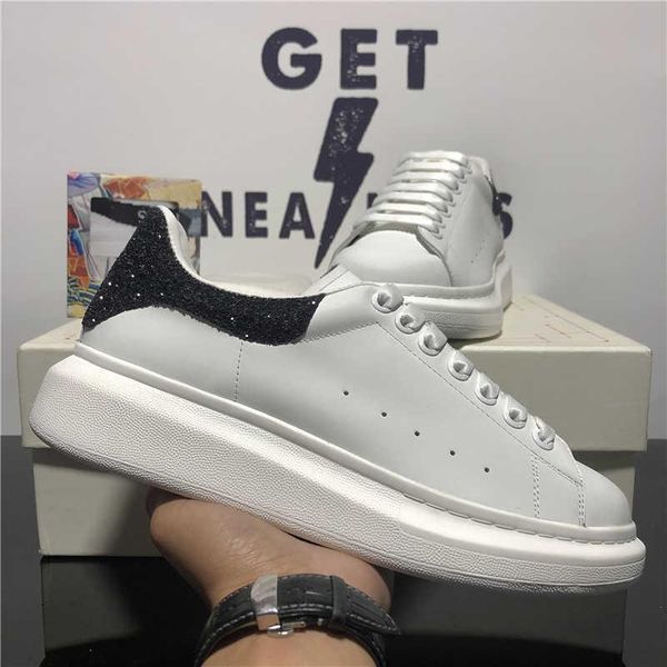 men womens designers shoes 3m reflective sneakers fashion women genuine leather velet outdoor platform casual hop999
men womens designers shoes 3m reflective sneakers fashion women genuine leather velet outdoor platform casual hop999