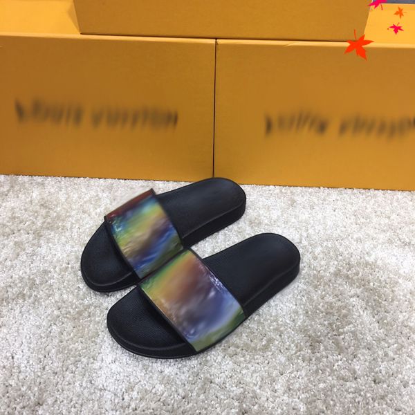 2021 designer luxurys slippers men sandals fashion beach shoes flip flops flat non-slip classical hole slipper with box size 39-45 -g148, Black
2021 designer luxurys slippers men sandals fashion beach shoes flip flops flat non-slip classical hole slipper with box size 39-45 -g148, Black