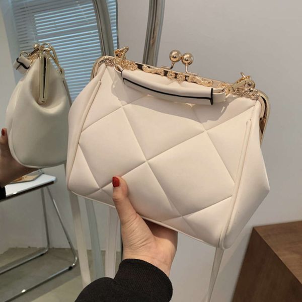 fashion soft pu leather crossbody bags for women 2021 summer famous digner ladi metal frame purse handbag shoulder pack
fashion soft pu leather crossbody bags for women 2021 summer famous digner ladi metal frame purse handbag shoulder pack