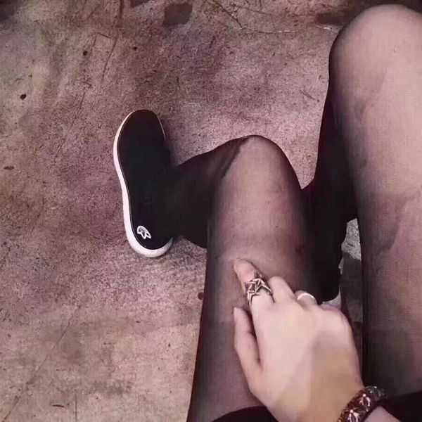 small letter slim tight black socks fashion drs stockings night club pantyhose thigh tight, Red;black
small letter slim tight black socks fashion drs stockings night club pantyhose thigh tight, Red;black