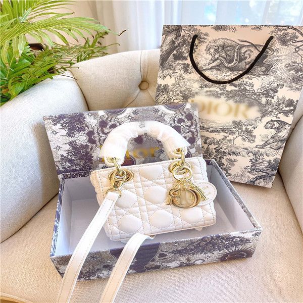 evening bags luxurys designers handbags 2021 leather material kill letter style design gift bag shoulder size 14 cm 
evening bags luxurys designers handbags 2021 leather material kill letter style design gift bag shoulder size 14 cm