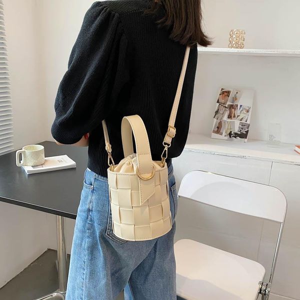evening bags 2021 vacation shoulder bag personality women handbag summer fashion ladies bucket pu leather weave
evening bags 2021 vacation shoulder bag personality women handbag summer fashion ladies bucket pu leather weave