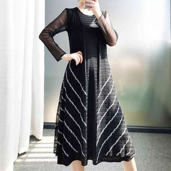 dress fashion three quarter pleated mesh one-piece fake two pieces, Black;gray
dress fashion three quarter pleated mesh one-piece fake two pieces, Black;gray