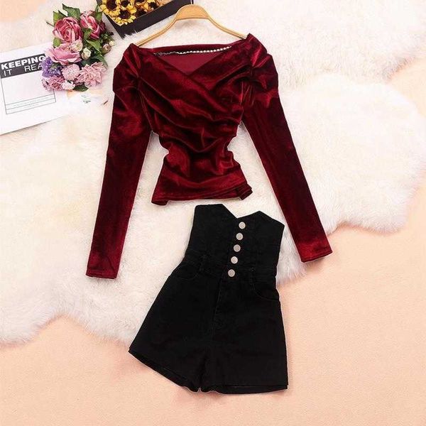 women's suits & blazers autumn coats hollow pleating v-neck pleuche jacket single-breasted + high-waisted shorts sets fashion, White;black
women's suits & blazers autumn coats hollow pleating v-neck pleuche jacket single-breasted + high-waisted shorts sets fashion, White;black
