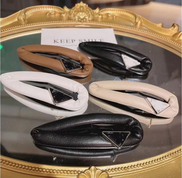 2021 multi-style korean leather letters clips & barrettes temperament versatile broken hair headdress fast delivery, Golden;silver
2021 multi-style korean leather letters clips & barrettes temperament versatile broken hair headdress fast delivery, Golden;silver