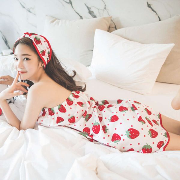 bathrobe summer pajamas towel thick strawberry women's brassiere bath skirt send headscarf
bathrobe summer pajamas towel thick strawberry women's brassiere bath skirt send headscarf