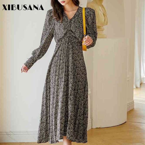 v-neck drawstring pleated chiffon dress women spring autumn fashion female long sleeve printed floral dresses 210423, Black;gray
v-neck drawstring pleated chiffon dress women spring autumn fashion female long sleeve printed floral dresses 210423, Black;gray