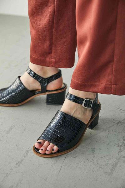 mouth new alligator pattern fish sandals of chunyuan maoxi in summer 2020 yw, Black
mouth new alligator pattern fish sandals of chunyuan maoxi in summer 2020 yw, Black