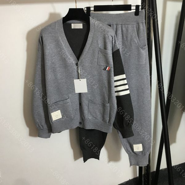 21ss designer women clothing tracksuit 2-piece set hoodies cardigan jacket casual pants set wool knit sweater brand hoodie leggings letter l, White
21ss designer women clothing tracksuit 2-piece set hoodies cardigan jacket casual pants set wool knit sweater brand hoodie leggings letter l, White
