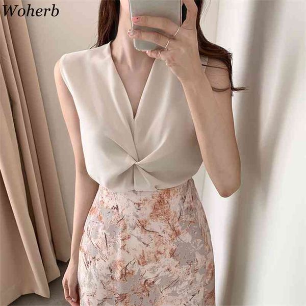 2 piece set women blouse v-neck sleeveless shirt high waist oil painting floral skirt summer elegant suit two sets 210519, White
2 piece set women blouse v-neck sleeveless shirt high waist oil painting floral skirt summer elegant suit two sets 210519, White