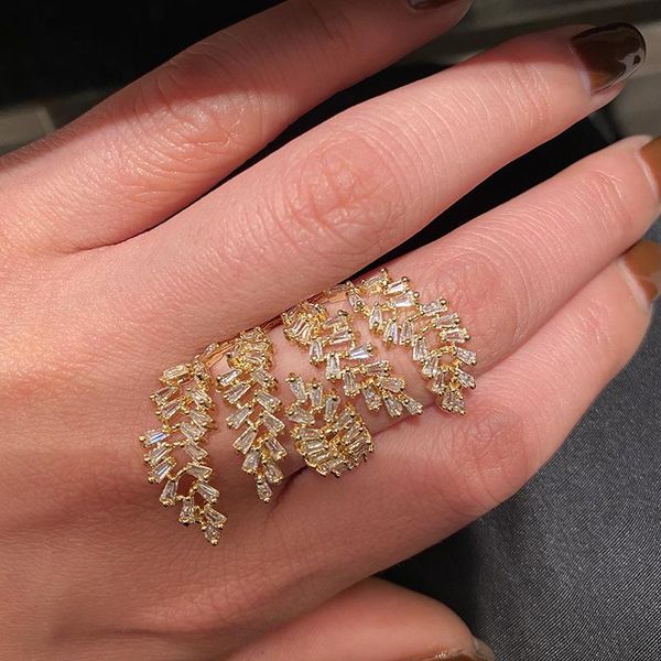 wedding rings golden leaf ring brand design fashion jewelry for women cubic zirconia luxury opening with cz stone, Slivery;golden
wedding rings golden leaf ring brand design fashion jewelry for women cubic zirconia luxury opening with cz stone, Slivery;golden