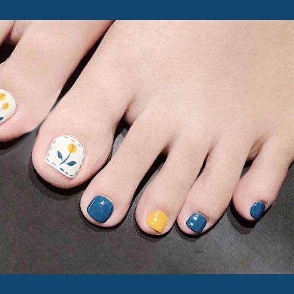 false nails 24pc blue yellow white summer flowers nail art tips full cover toe fake manicure tools with glue, Red;gold
false nails 24pc blue yellow white summer flowers nail art tips full cover toe fake manicure tools with glue, Red;gold
