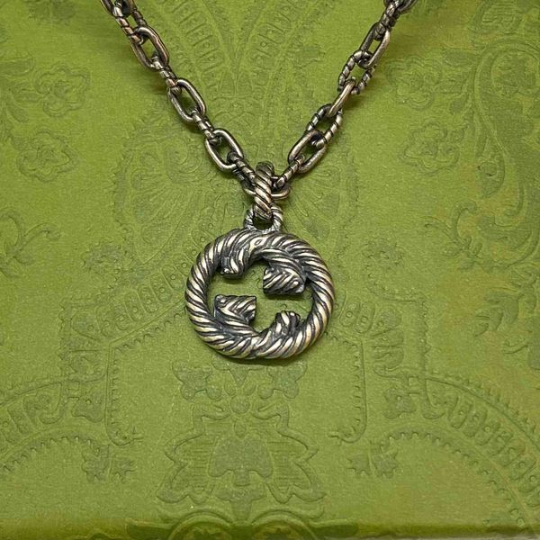 gift box g mahua necklace s925 silver imitation old letter engraved men's and women's fashionable couple's clavicle chain
gift box g mahua necklace s925 silver imitation old letter engraved men's and women's fashionable couple's clavicle chain