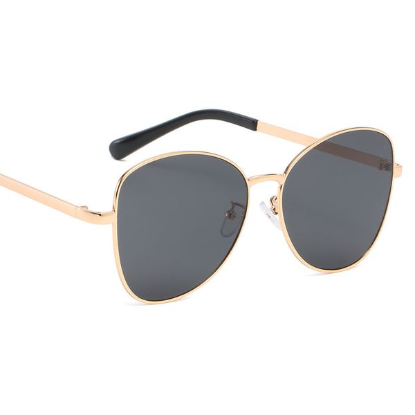 fashion metal sunglass men and women 2022 trending product outdoor protect eyewear street tone decoration glass s21249, White;black
fashion metal sunglass men and women 2022 trending product outdoor protect eyewear street tone decoration glass s21249, White;black