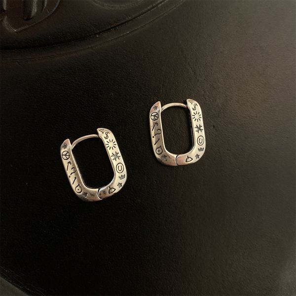 925 sterling silver stud unique graffiti earrings female niche design fashion light luxury high-end universal ear buckle jewelry, Golden;silver
925 sterling silver stud unique graffiti earrings female niche design fashion light luxury high-end universal ear buckle jewelry, Golden;silver