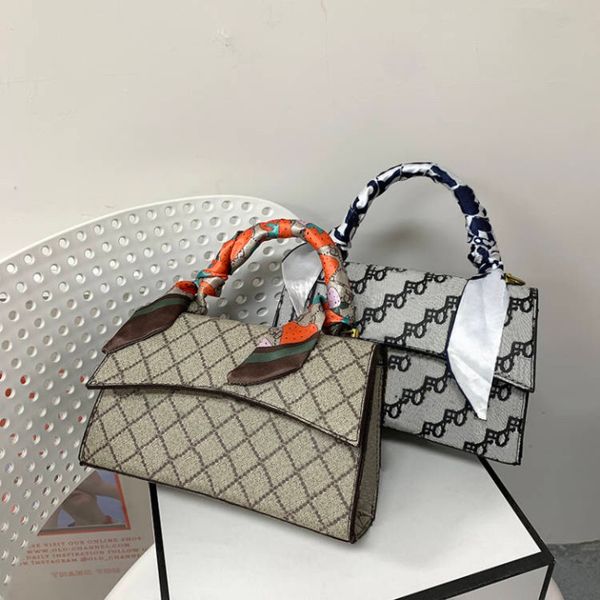 2022 luxury fashion lady designers wallets new letter hourglass plain handbags shoulder bags handbag tote women men joint name camera card p, Red;black
2022 luxury fashion lady designers wallets new letter hourglass plain handbags shoulder bags handbag tote women men joint name camera card p, Red;black