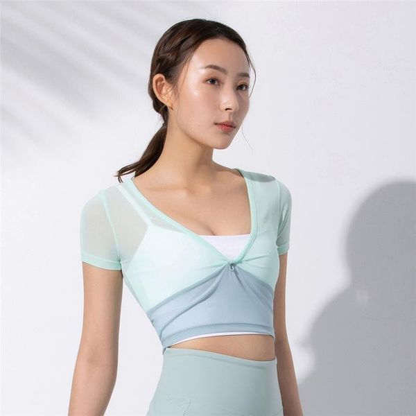 yoga outfit mesh sports shirts women crop translucence gym workout short sleeve kink v t-shirts sportswear quick-dry female 
yoga outfit mesh sports shirts women crop translucence gym workout short sleeve kink v t-shirts sportswear quick-dry female