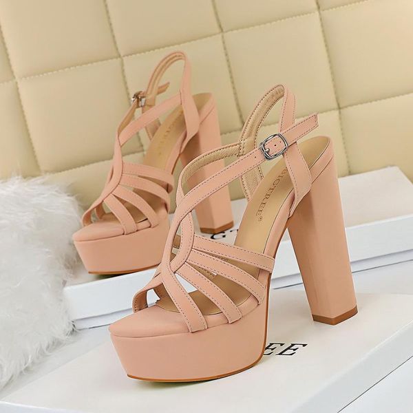 retro european and american high-heeled thick-heeled waterproof platform nightclub t-strap roman style sandals high heels, Black
retro european and american high-heeled thick-heeled waterproof platform nightclub t-strap roman style sandals high heels, Black
