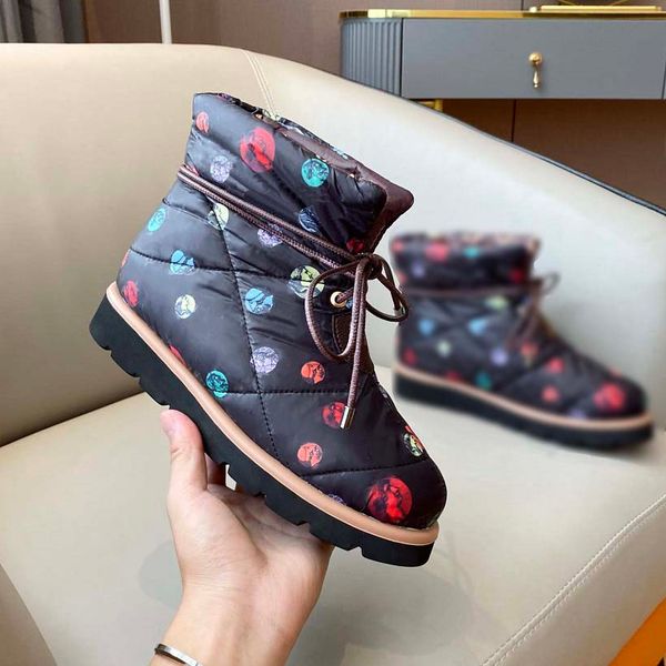 fashion womens designer boots the pillow comfort ankle boot comes in water-repellent nylon with a warm down filling and can be worn outdoors, Black
fashion womens designer boots the pillow comfort ankle boot comes in water-repellent nylon with a warm down filling and can be worn outdoors, Black