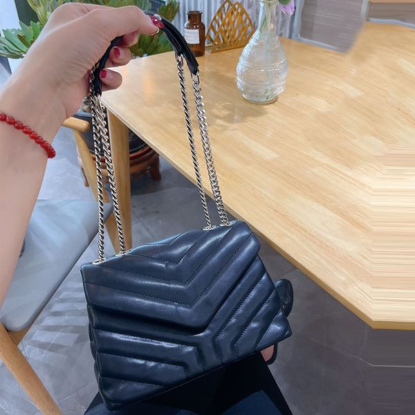 classic luxurys women fashion chains shoulder bag designer leather handbags crossbody messenger bags lady purses
classic luxurys women fashion chains shoulder bag designer leather handbags crossbody messenger bags lady purses