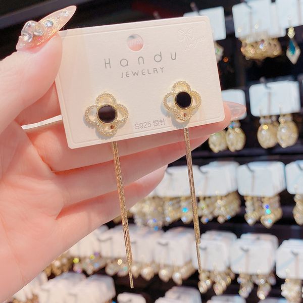 dangle earrings korean temperament fashion simple micro inlaid zircon two wear four leaf flower long tassel light luxury design, Silver
dangle earrings korean temperament fashion simple micro inlaid zircon two wear four leaf flower long tassel light luxury design, Silver