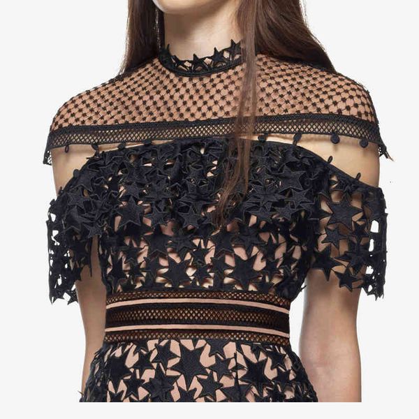 casual dresses self portrait arrive women lace high waist hollow lady mini star pattern short sleeve ruffles party 7m9m, Black;gray
casual dresses self portrait arrive women lace high waist hollow lady mini star pattern short sleeve ruffles party 7m9m, Black;gray