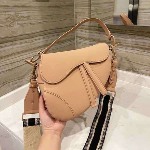 designer handbags brand 2021 shoulder bags ladies' temperament fashion frosted embroidered leather portable saddle bag bb
designer handbags brand 2021 shoulder bags ladies' temperament fashion frosted embroidered leather portable saddle bag bb
