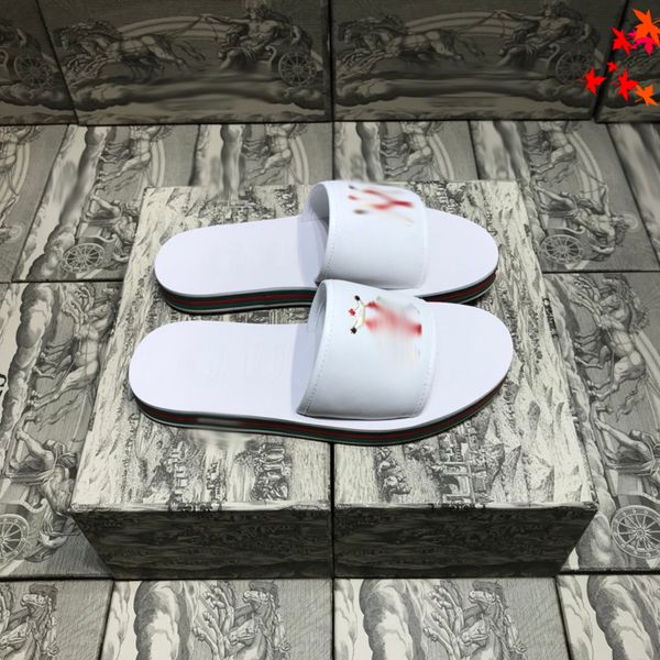 2021 designer luxurys slippers men sandals fashion beach shoes flip flops flat non-slip classical hole slipper with box size 39-45 -g215, Black
2021 designer luxurys slippers men sandals fashion beach shoes flip flops flat non-slip classical hole slipper with box size 39-45 -g215, Black