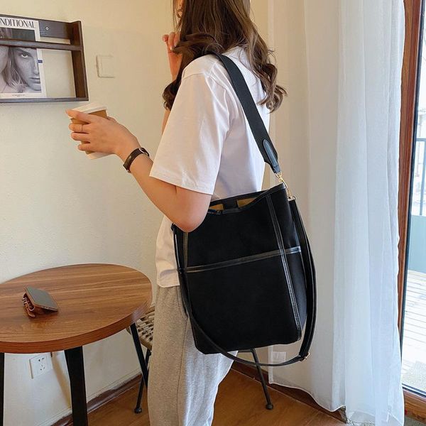 cross body 2021 women leisure large capacity canvas bag ladies commuter tote fashion shoulder
cross body 2021 women leisure large capacity canvas bag ladies commuter tote fashion shoulder