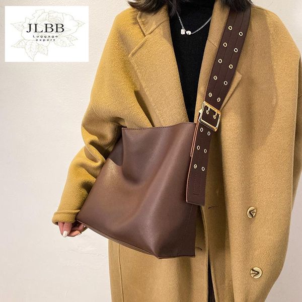 evening bags swdf composite bag leather shoulder for women 2021 wide belt designer handbags women's trend solid color bucket
evening bags swdf composite bag leather shoulder for women 2021 wide belt designer handbags women's trend solid color bucket