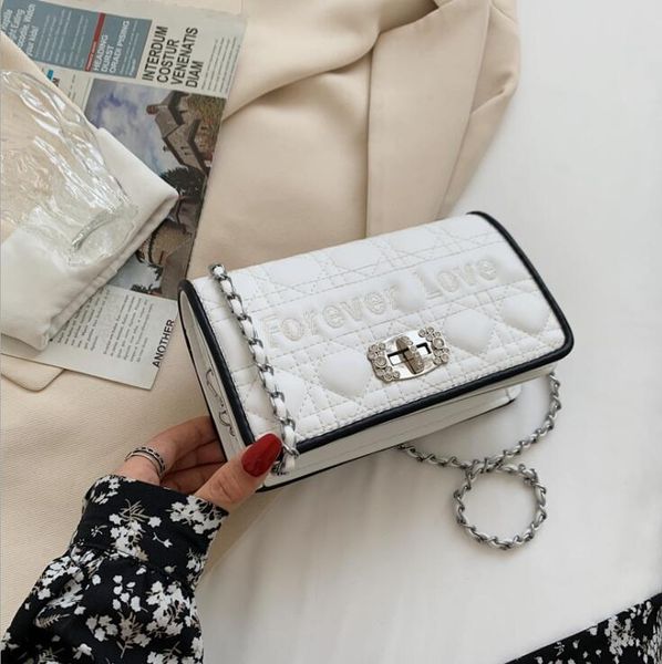 evening bags fashion car stitching rhombus chain bag 2021 ins embossed small square women rhinestone lock messenger
evening bags fashion car stitching rhombus chain bag 2021 ins embossed small square women rhinestone lock messenger