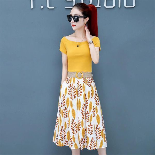 summer casual thin 2 piece women tracksuits skirt elegant outfit korean short sleeve t shirt and fashion print a, Gray
summer casual thin 2 piece women tracksuits skirt elegant outfit korean short sleeve t shirt and fashion print a, Gray