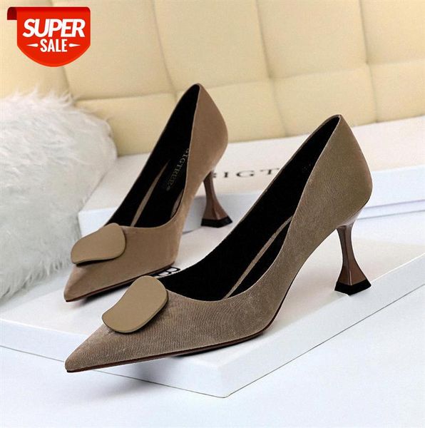282-a1 korean version of retro cat with suede shallow mouth pointy thin pedicure solid color round buckle high-heeled shoes #kj8g
282-a1 korean version of retro cat with suede shallow mouth pointy thin pedicure solid color round buckle high-heeled shoes #kj8g