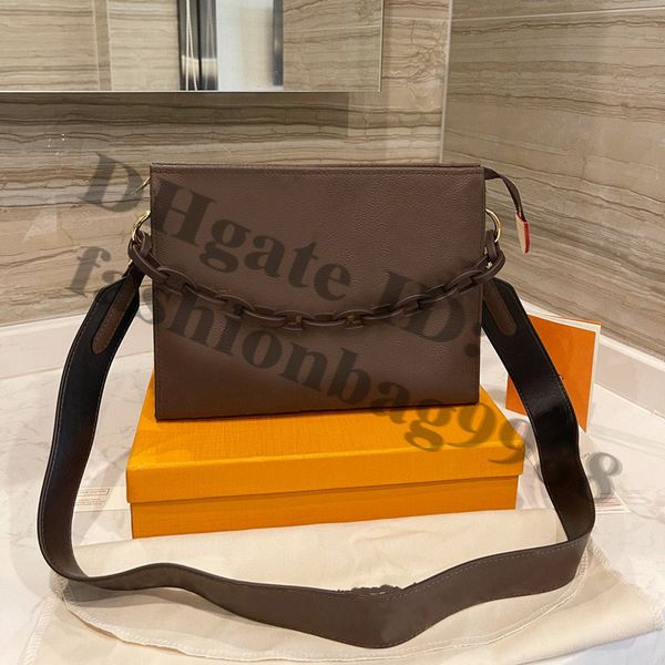 famous design envelope side shoulder crossbody bags women brand all over letters handbags daily life real leather think small cross body han
famous design envelope side shoulder crossbody bags women brand all over letters handbags daily life real leather think small cross body han