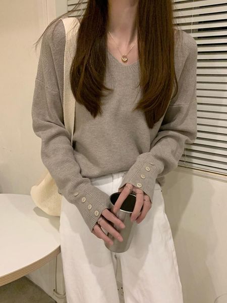 women's sweaters students' long sleeved v-neck bottomed sweater for women in early autumn with the korean loose thin 2021, White;black
women's sweaters students' long sleeved v-neck bottomed sweater for women in early autumn with the korean loose thin 2021, White;black