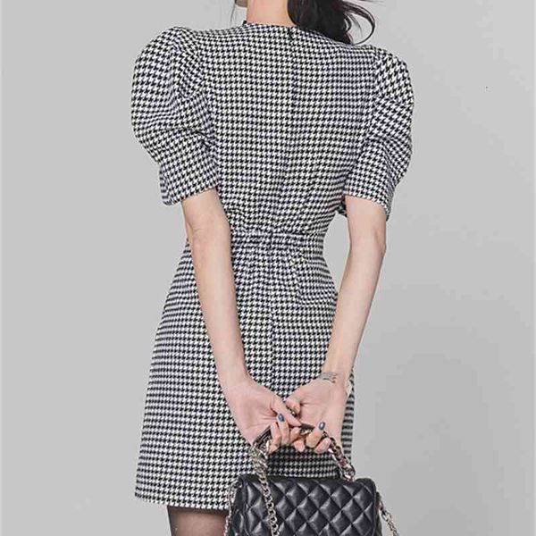 casual dresses spring style korean version temperament slim v-neck splicing lace close your waist thousand bird lattice fashion dr, Black;gray
casual dresses spring style korean version temperament slim v-neck splicing lace close your waist thousand bird lattice fashion dr, Black;gray