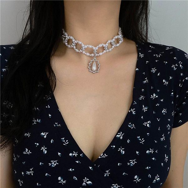 chokers minar temperament simulated pearl necklace for women sparkly rhinestones hollow linked chain necklaces french jewelry, Golden;silver
chokers minar temperament simulated pearl necklace for women sparkly rhinestones hollow linked chain necklaces french jewelry, Golden;silver