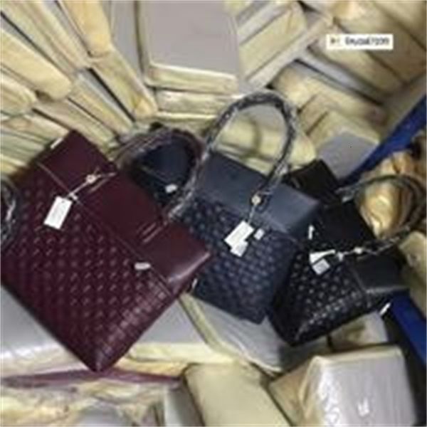 handles brand designer luxury bags s24i the latest shoulder style of fashion 41564 cross men handbags iconic totes bags body bag clutche
handles brand designer luxury bags s24i the latest shoulder style of fashion 41564 cross men handbags iconic totes bags body bag clutche