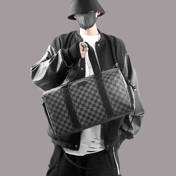 Bags Handbag Men's Checked Travel Bag Portable Large Capacity Short Distance Luggage Fashion Trend Single Shoulder Diagonal, Black;red
Bags Handbag Men's Checked Travel Bag Portable Large Capacity Short Distance Luggage Fashion Trend Single Shoulder Diagonal, Black;red