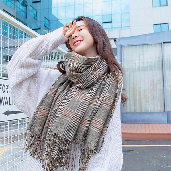 luxury design plaid 2021 new autumn winter fashion warm imitation cashmere scarf women's medium and long tassel shawl, Blue;gray
luxury design plaid 2021 new autumn winter fashion warm imitation cashmere scarf women's medium and long tassel shawl, Blue;gray