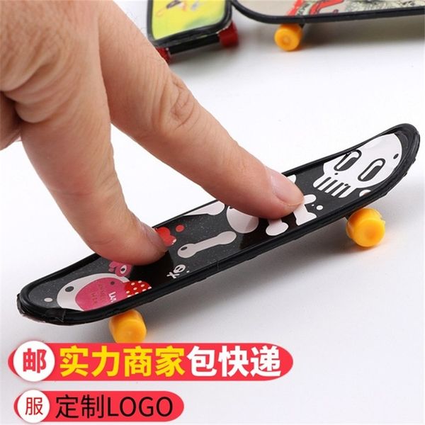 finger scooter mini desktoys creative gifts items children's decompression fingertip movement four-wheel rocker0
finger scooter mini desktoys creative gifts items children's decompression fingertip movement four-wheel rocker0
